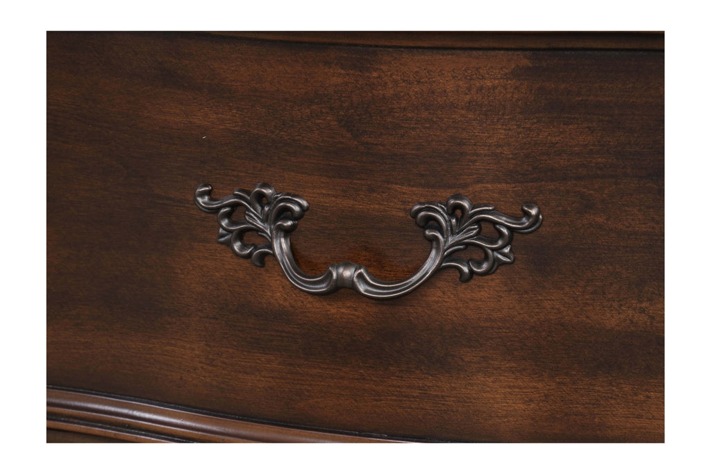 Lyon Chest