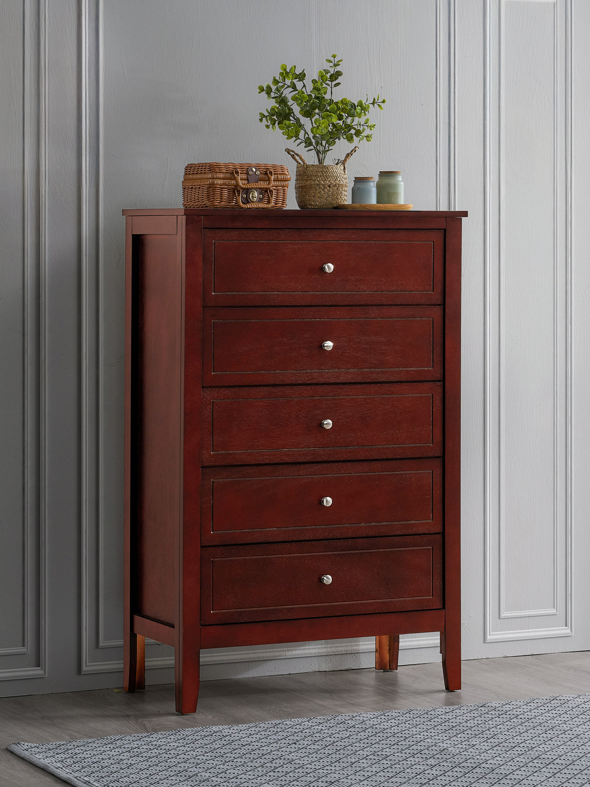 Daniel Chest