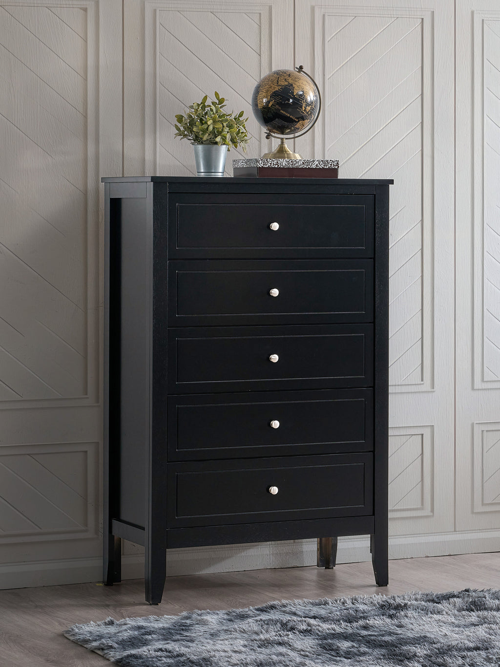 Daniel Chest
