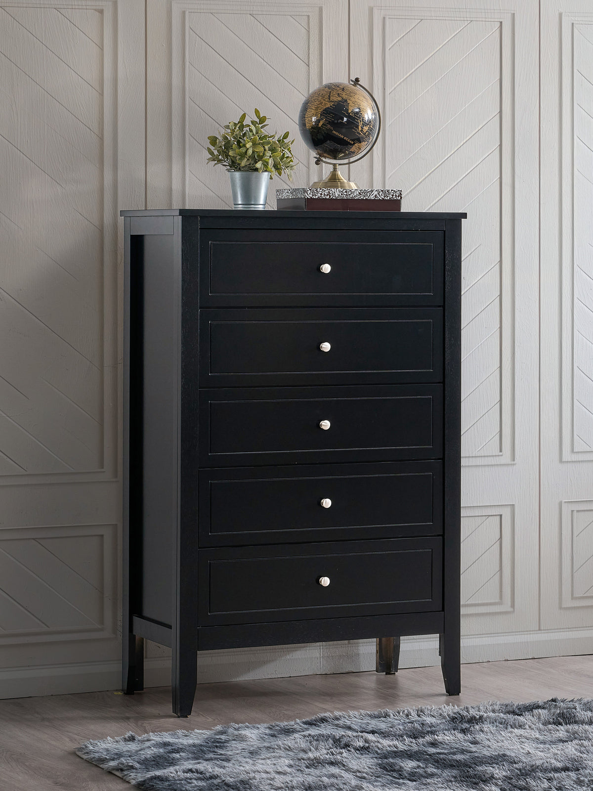 Daniel Chest