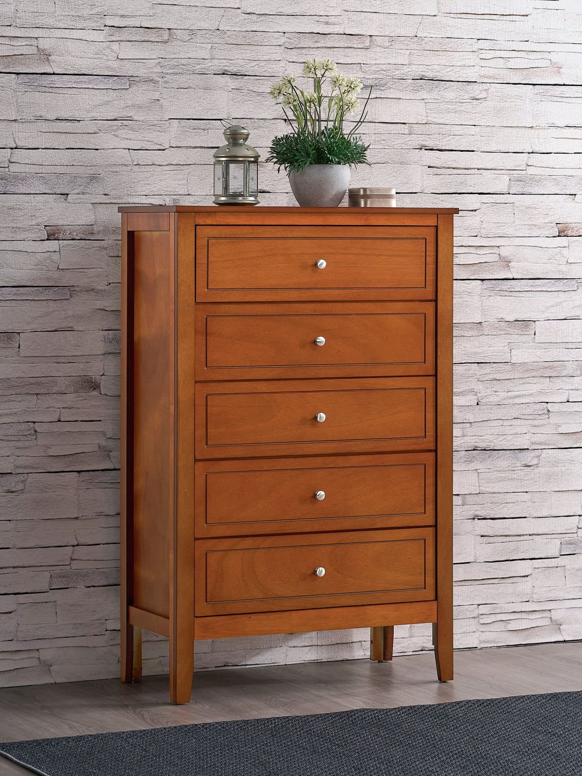 Daniel Chest