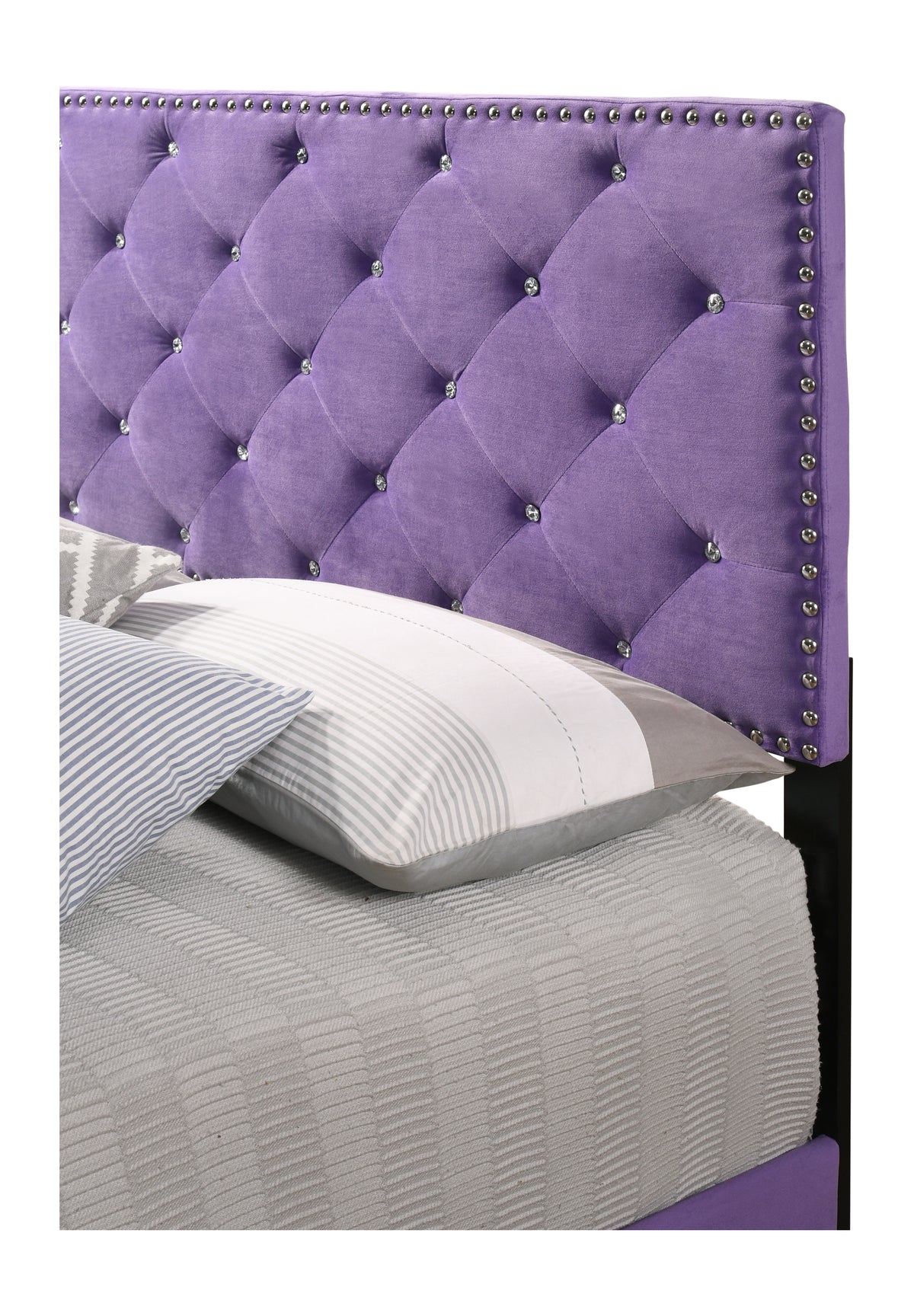 Suffolk Upholstered Bed