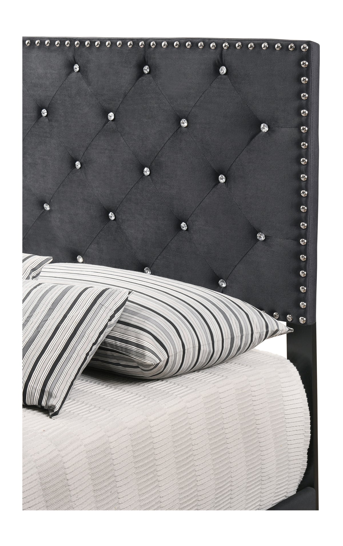 Suffolk Upholstered Bed