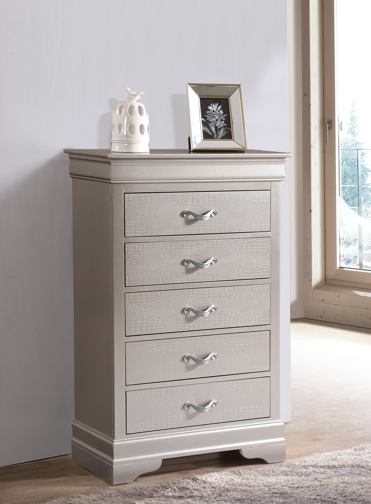 Lorana Bedroom Collection
