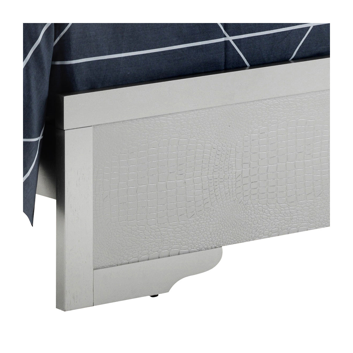 Lorana Bed
