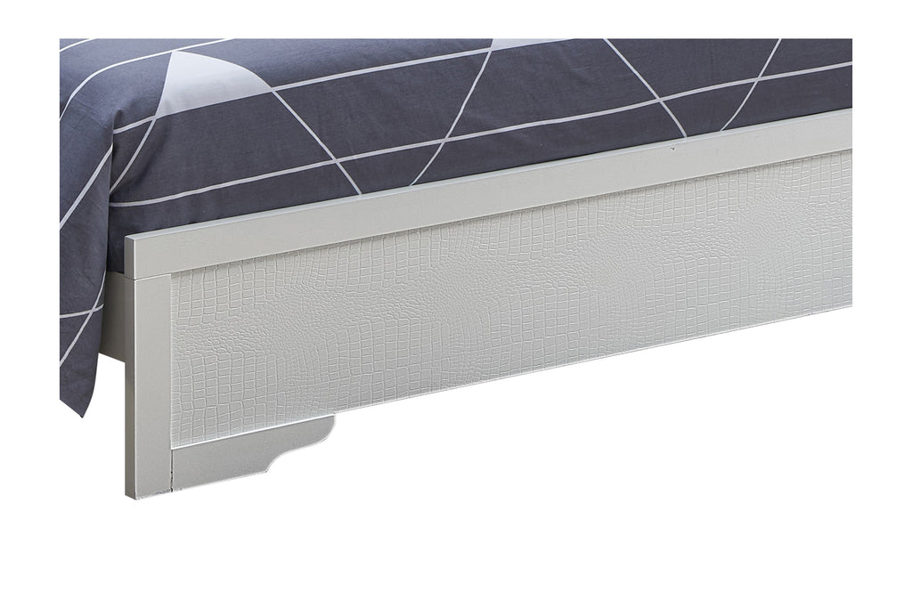 Lorana Bed
