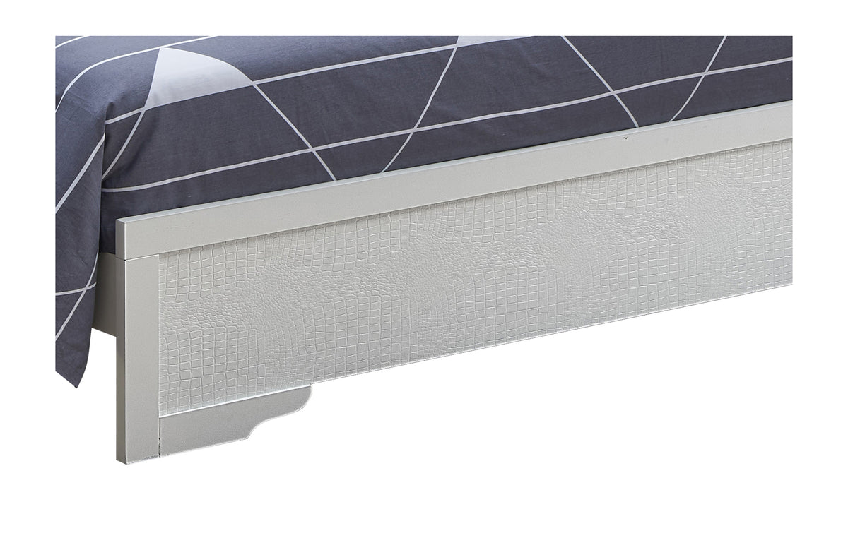 Lorana Bed