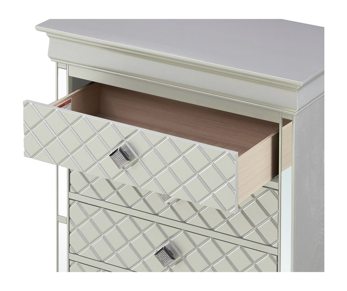 Verona Chest