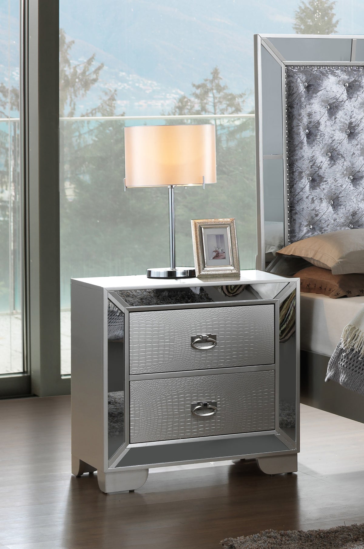Hollywood Hills Bedroom Collection
