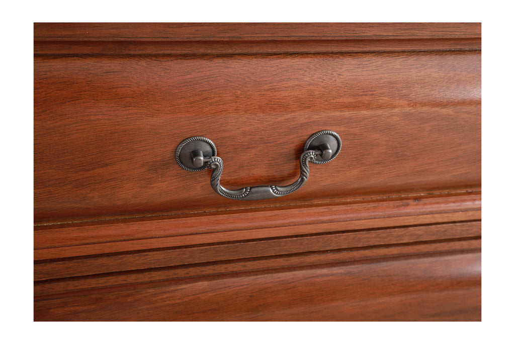 Lavita Dresser